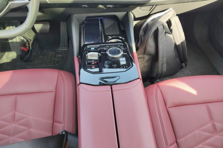 宝马i5 2024款 eDrive 35L 尊享型 豪华套装局部细节18