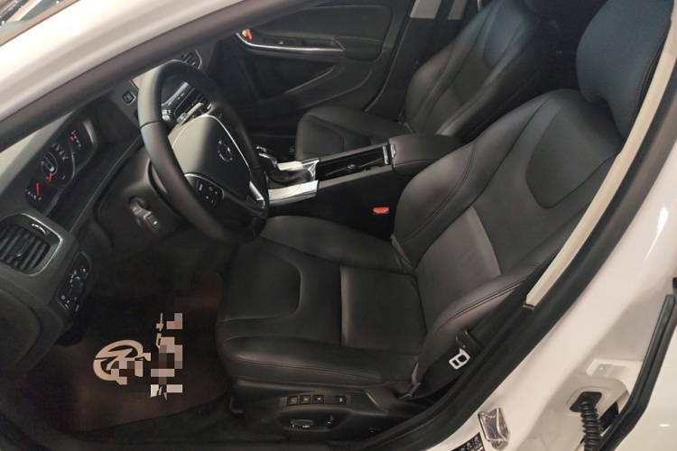 沃尔沃S60 2019款 S60L 改款 T5 智进进阶版局部细节19