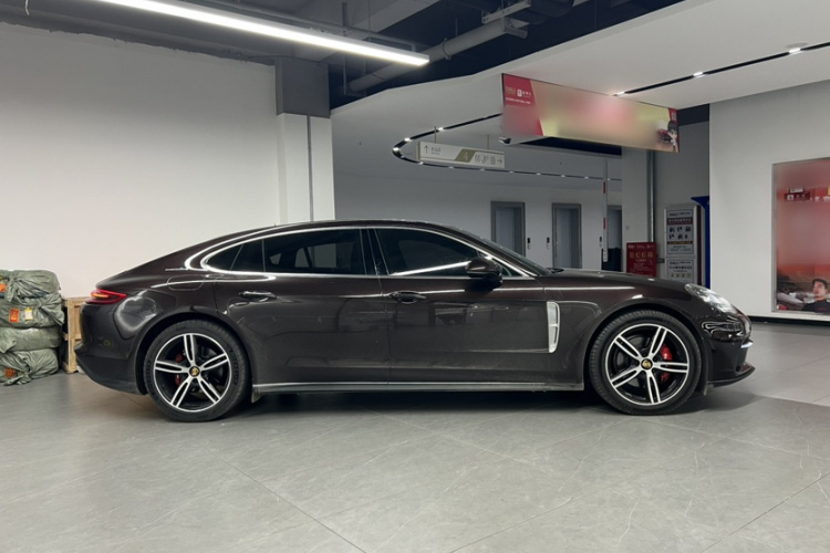 保时捷 2017款 Panamera 4 行政加长版 3.0T车身外观6002