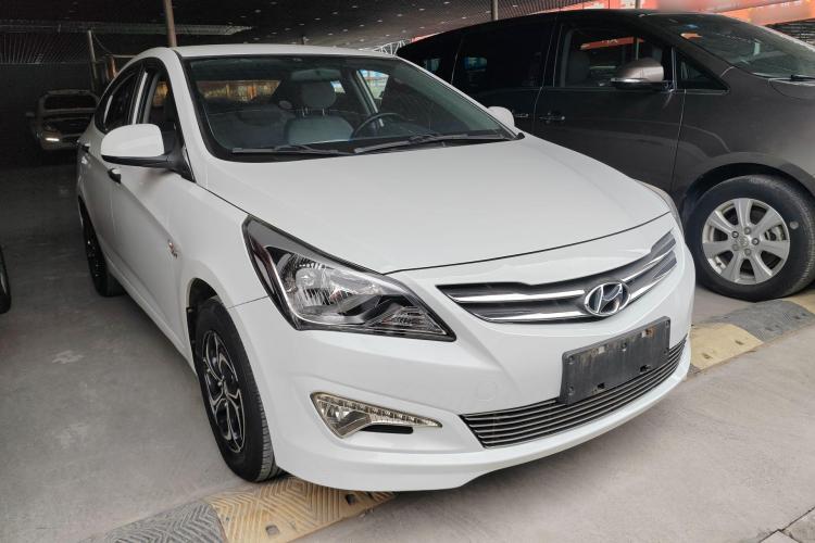 现代 瑞纳 2014款 1.4L 手动智能型GLS车身外观6002