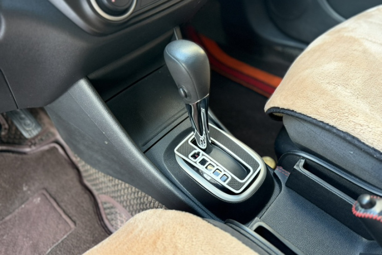 日产 轩逸 2019款 经典 1.6XE+ CVT智联领先版中控内饰7005