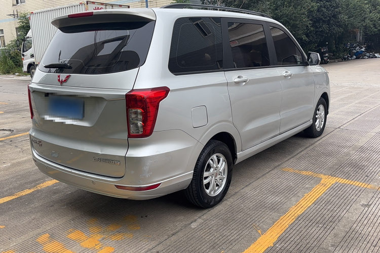 五菱汽车 五菱宏光 2019款 1.5L S舒适型国VI LAR车身外观6004