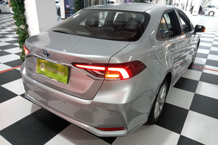 丰田 卡罗拉 2021款 双擎 1.8L E-CVT精英版车身外观7