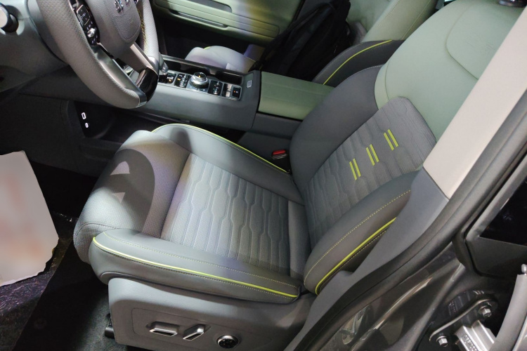 北京越野 北京BJ40 2024款 2.0D 全新刀锋英雄穿越者中控内饰19