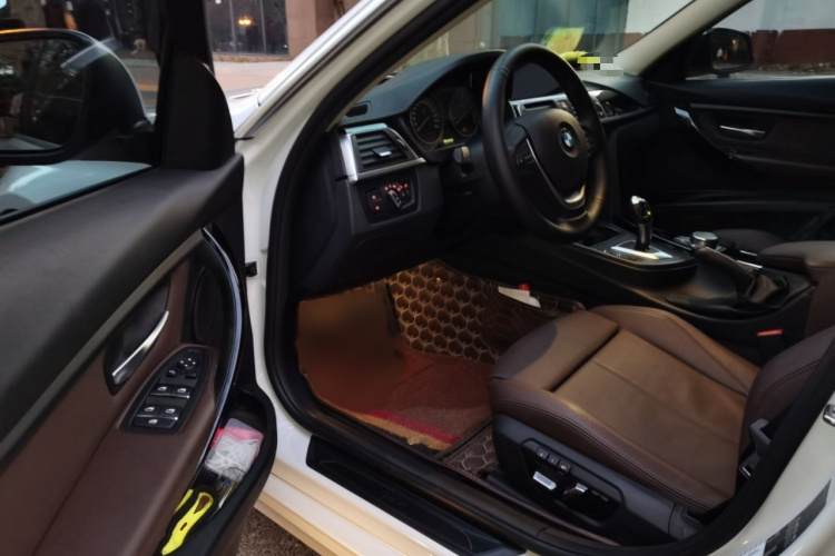 宝马3系 2019款 320Li 时尚型中控内饰7003