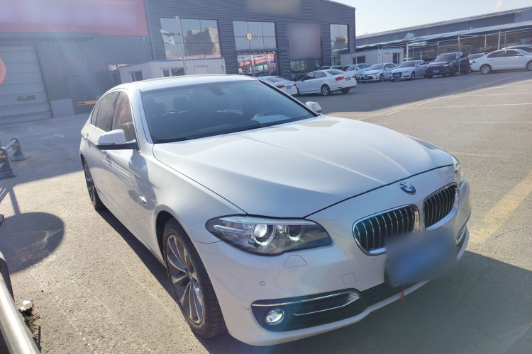 宝马5系 2014款 525Li 豪华设计套装车身外观3