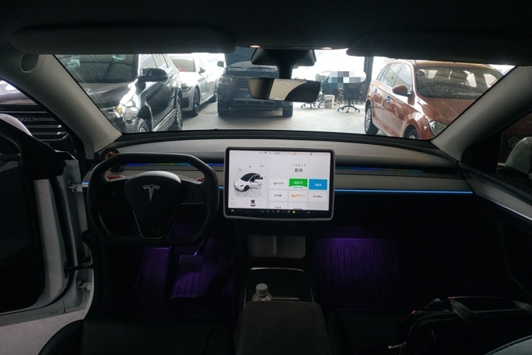 特斯拉 Model Y 2022款 后轮驱动版中控内饰12