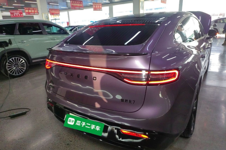 鸿蒙智行 智界R7 2024款 纯电 667km Pro车身外观6