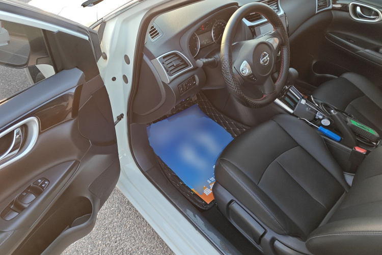 日产 轩逸 2019款 经典 1.6XL CVT豪华版中控内饰7003