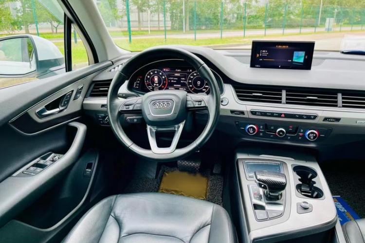 奥迪Q7 2016款 45 TFSI 技术型中控内饰7007
