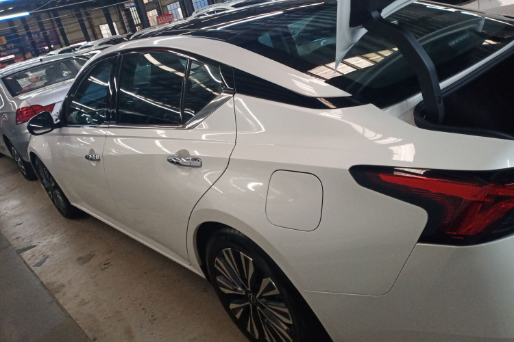 日产 天籁 2022款 2.0L XL-TLS 悦享版车身外观4