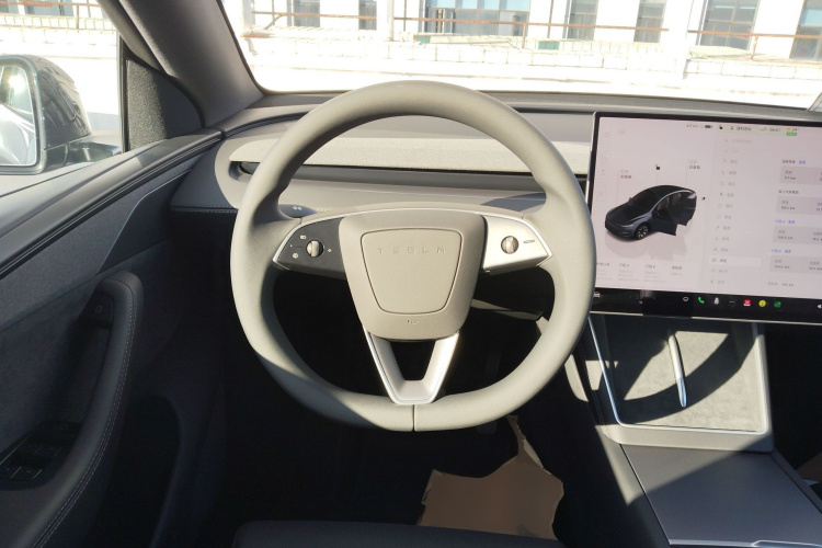 特斯拉 Model Y L 2025款 长续航全轮驱动版局部细节13