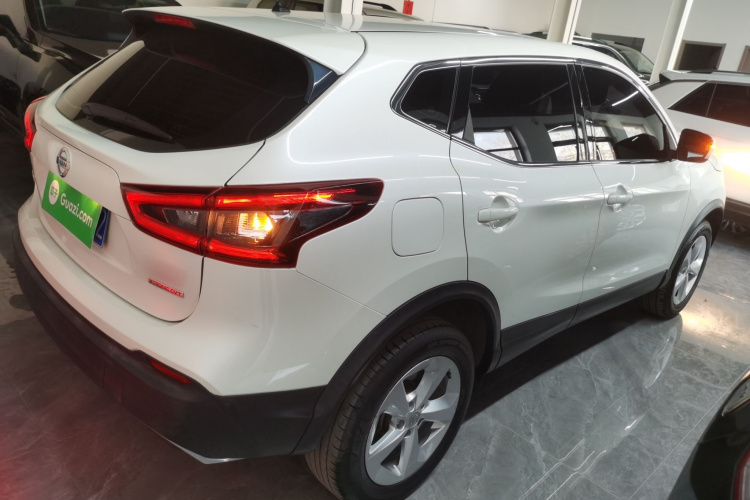 日产 逍客 2019款 2.0L CVT智享版车身外观7