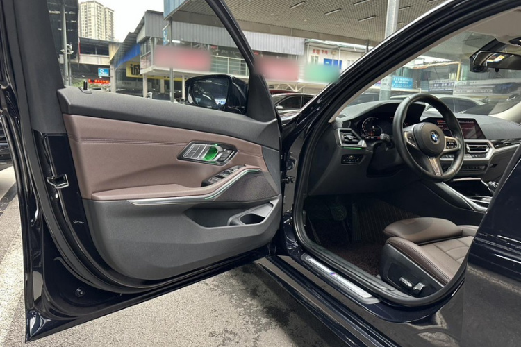 宝马3系 2020款 320Li M运动套装中控内饰7013