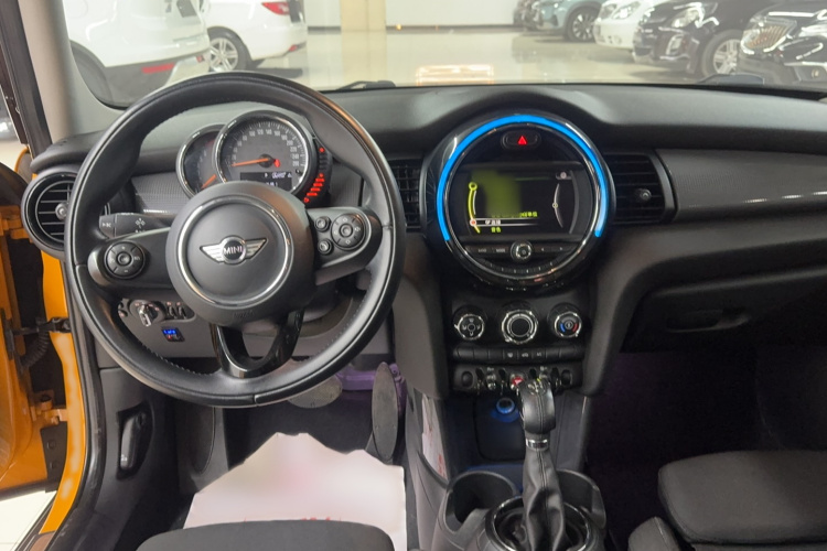 MINI 2015款 1.5T COOPER Fun 五门版中控内饰7003