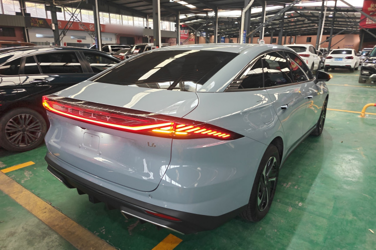 吉利银河 银河L6 2024款 125km PLUS 龙腾版车身外观7