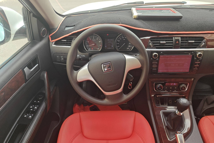 众泰T600 2016款 1.5T 手动精英型中控内饰7002