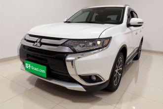 三菱 欧蓝德 2018款 2.4L 四驱豪华版 7座