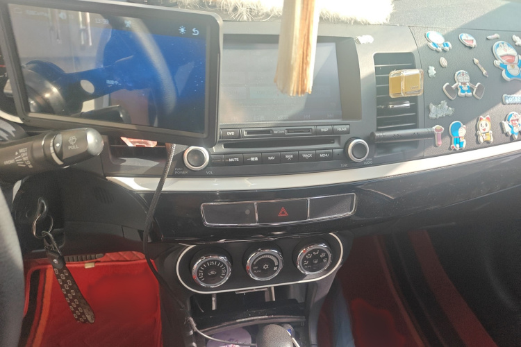 三菱 翼神 2016款 1.8L CVT黑白复刻版局部细节16