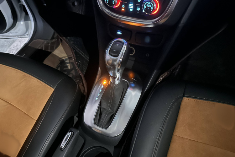 别克 昂科拉 2015款 1.4T 自动两驱都市领先型中控内饰7003