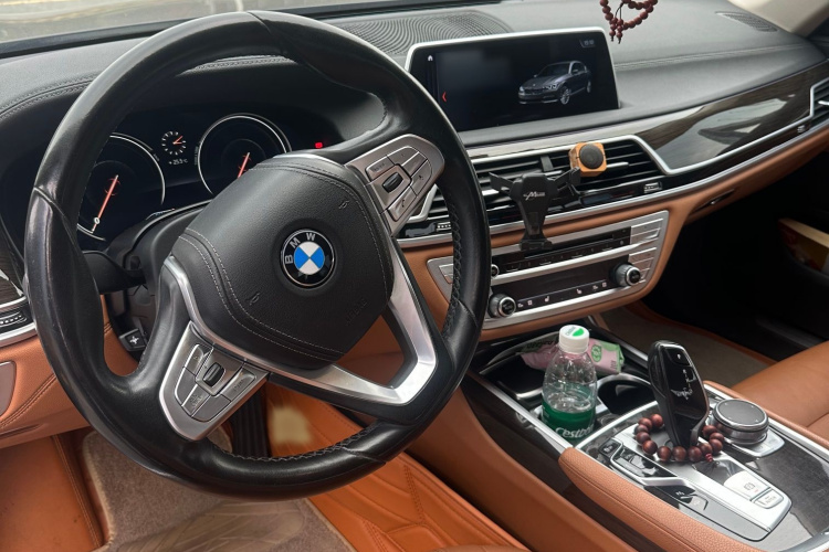 宝马7系 2018款 730Li 领先型 卓越套装中控内饰7006