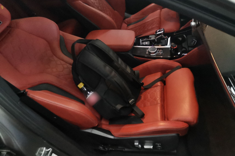 宝马X4 M 2019款 X4 M雷霆版局部细节41