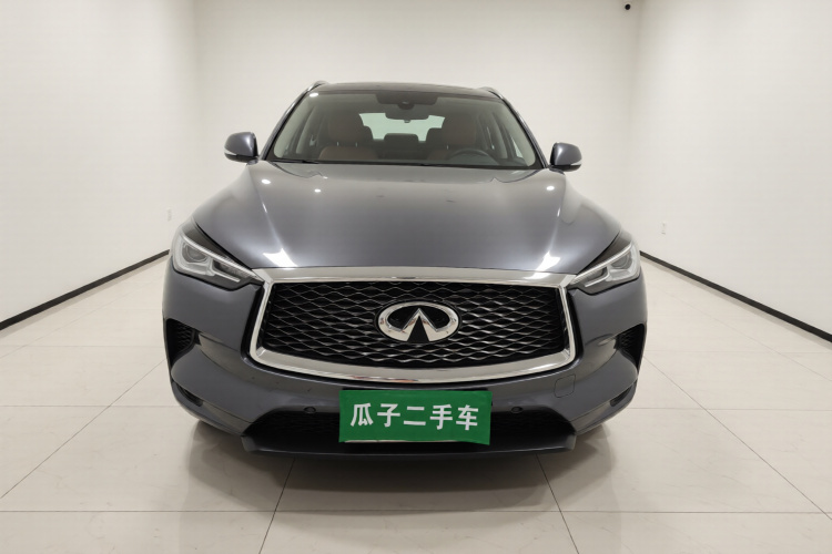 英菲尼迪QX50 2022款 2.0T 两驱领航版车身外观2