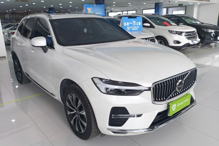 沃尔沃XC60 2025款 B5 四驱智远豪华版车身外观3