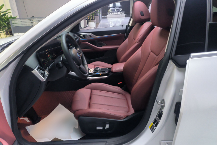 宝马i4 2023款 eDrive35中控内饰19