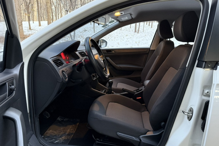 大众 桑塔纳 2019款 1.5L 手动风尚版 国VI中控内饰7007