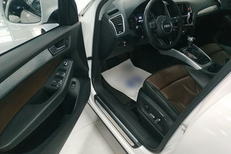 奥迪Q5 2016款 40 TFSI 技术型中控内饰7003