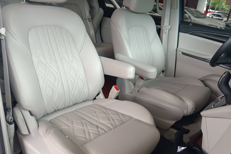 别克GL8 2021款 ES陆尊 653T 舒适型局部细节41