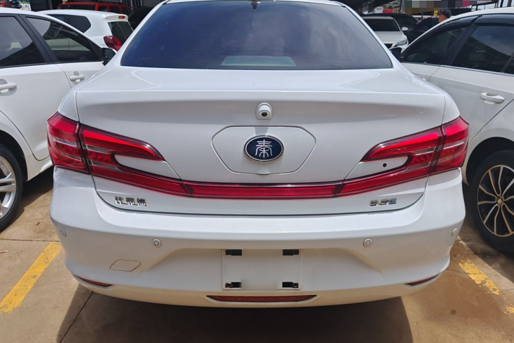 比亚迪 秦新能源 2017款 1.5T 尊贵型车身外观6004