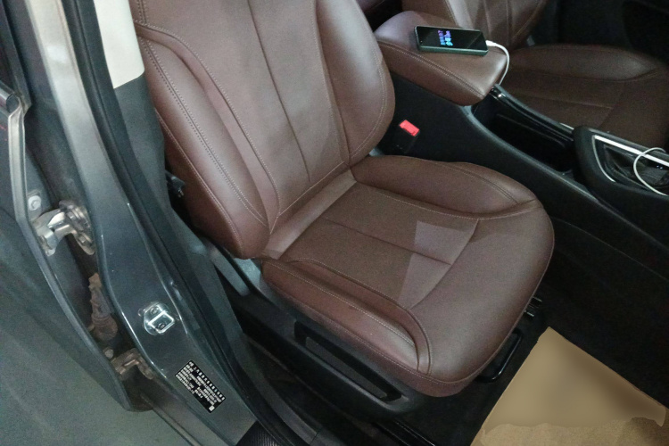 别克GL6 2019款 18T 6座互联豪华型 国VI局部细节41