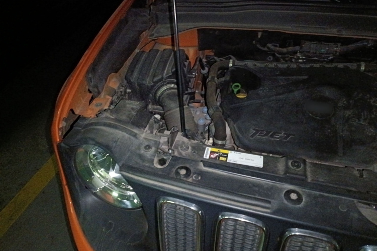 Jeep 自由侠 2018款 互联大屏版 180T 自动高能版局部细节9006