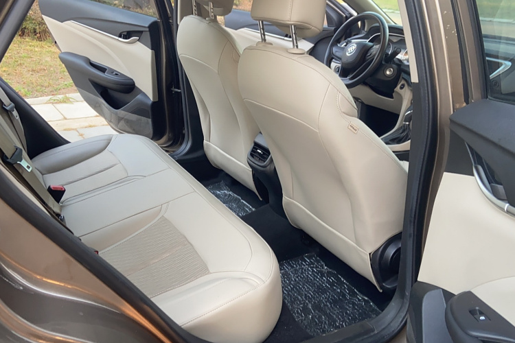 别克 英朗 2016款 15N 自动精英型中控内饰7009