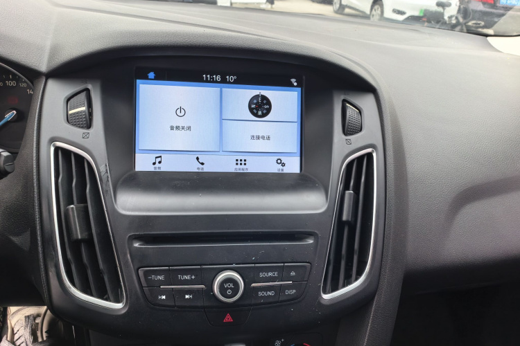 福特 福克斯 2017款 1.5T CTCC 白黑限量版局部细节16