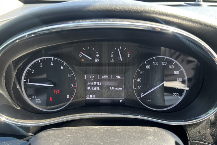 别克 昂科拉 2018款 18T 自动两驱都市精英型中控内饰7012