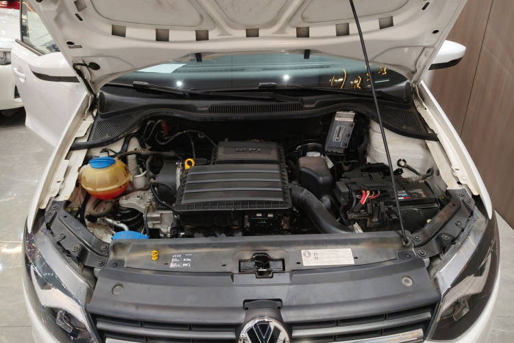 大众 Polo 2016款 1.4L 自动风尚型机舱底盘24