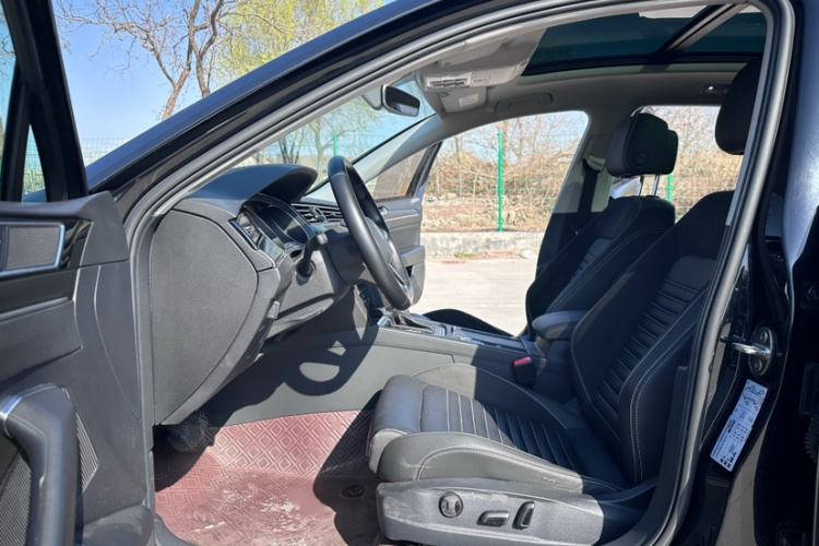 大众 迈腾 2020款 330TSI DSG 领先型中控内饰7002