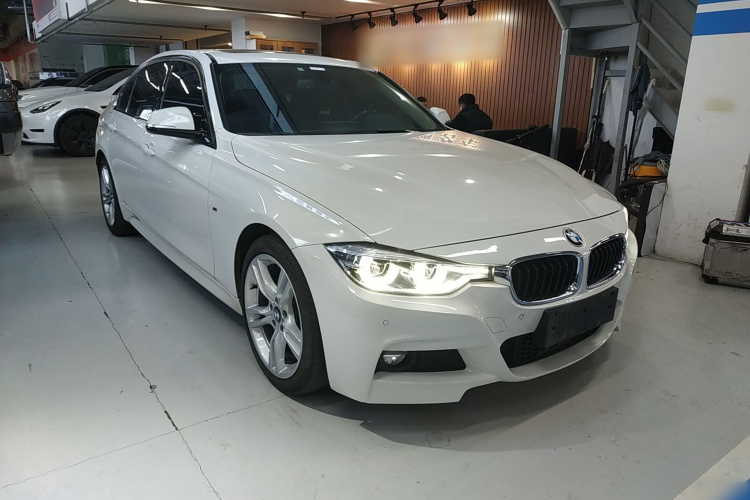 宝马3系 2019款 320Li M运动套装车身外观3