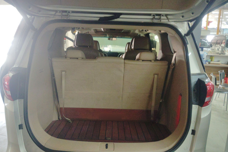 别克GL8 2018款 ES 28T 尊享型 国VI机舱底盘23