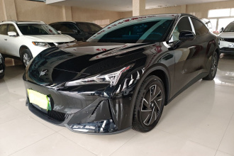 ARCFOX极狐 极狐 阿尔法S5 2025款 改款 560PRO 185kW