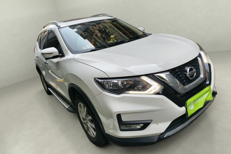 日产 奇骏 2017款 2.0L CVT舒适版 2WD车身外观3