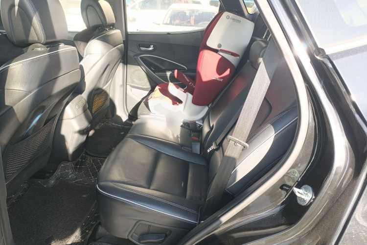 现代 胜达 2017款 2.0T 自动四驱智能型 7座中控内饰21