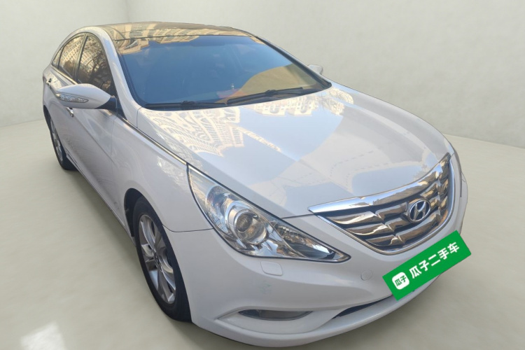 现代 索纳塔 2011款 2.0L 自动豪华版车身外观3