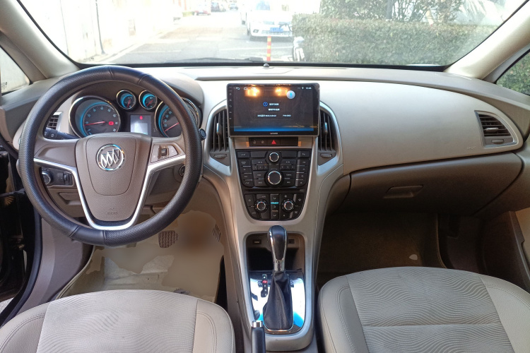 别克 英朗 2013款 GT 1.6L 自动时尚版中控内饰12