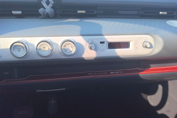 五菱汽车 宏光MINIEV 2022款 GAMEBOY 200km 玩咖款 磷酸铁锂局部细节16