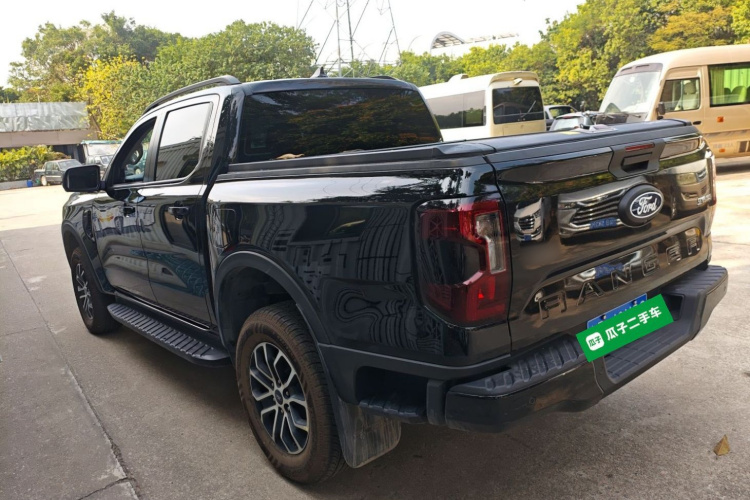 福特 游骑侠Ranger 2023款 探迹四驱自动版 汽油车身外观4