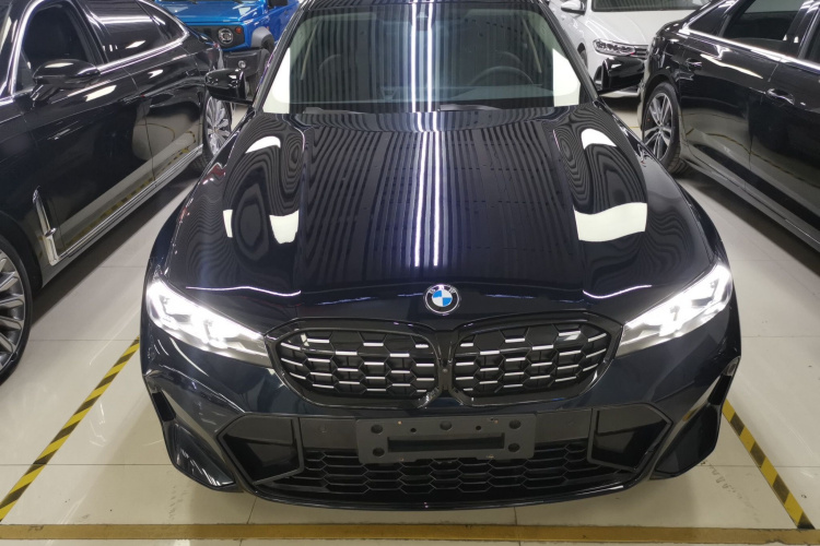 宝马3系 2023款 325Li M运动曜夜套装车身外观2